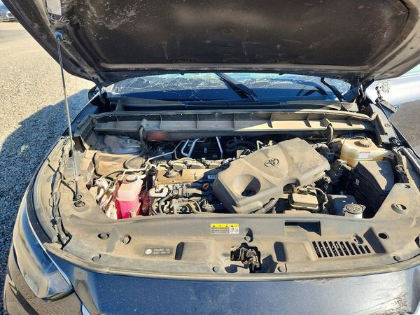 2021 TOYOTA HIGHLANDER — Engine bay