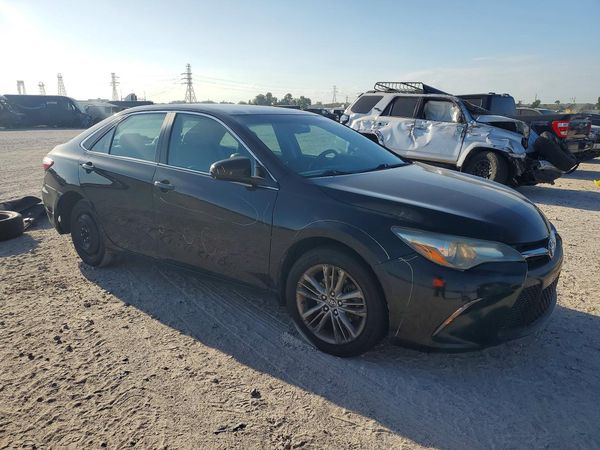 2015 TOYOTA CAMRY — Passenger 3/4