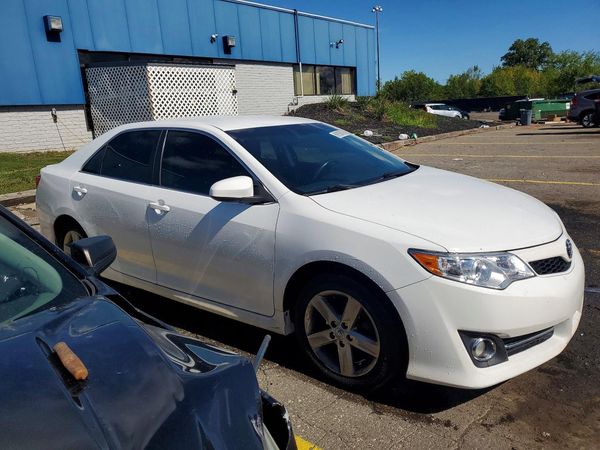 2014 TOYOTA CAMRY — Passenger 3/4