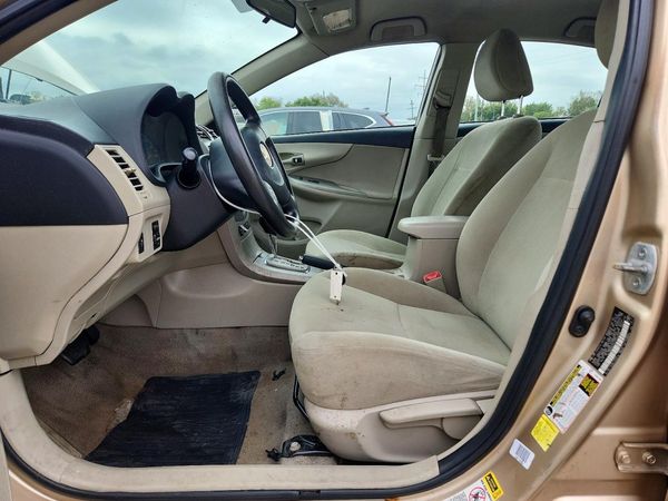 2012 TOYOTA COROLLA — DENT