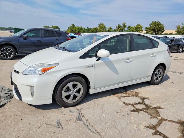 2015 TOYOTA PRIUS