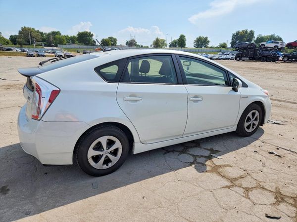 2015 TOYOTA PRIUS