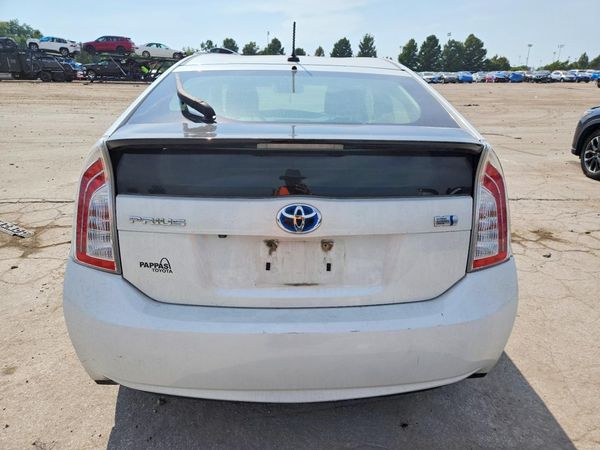 2015 TOYOTA PRIUS