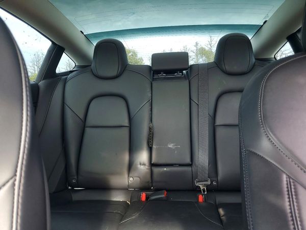 2022 TESLA MODEL 3 — SUVN
