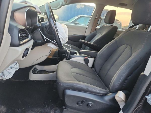 2019 CHRYSLER PACIFICA — DENT