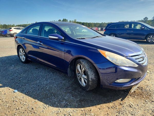 2013 HYUNDAI SONATA — Passenger 3/4