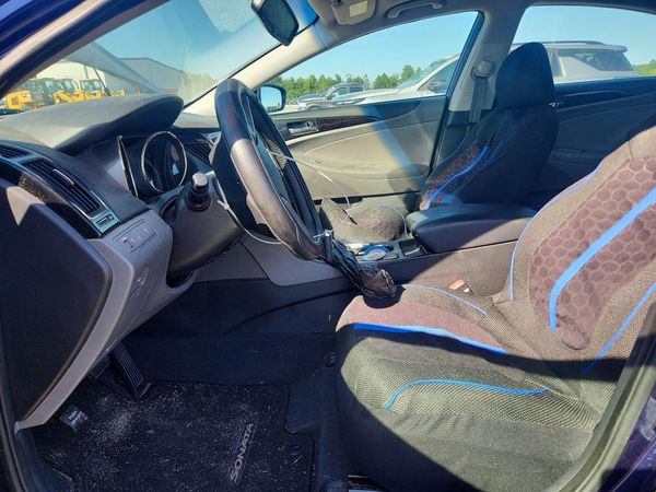 2013 HYUNDAI SONATA — DENT