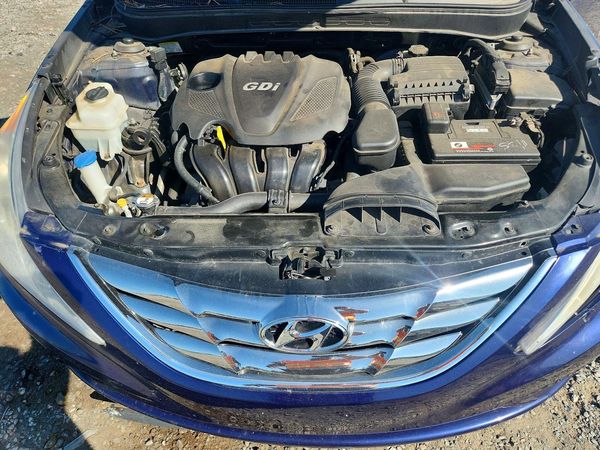 2013 HYUNDAI SONATA — Engine bay