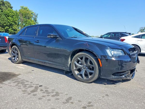 2023 CHRYSLER 300 — Passenger 3/4
