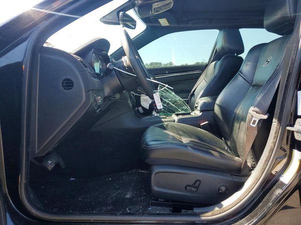 2023 CHRYSLER 300 — DENT