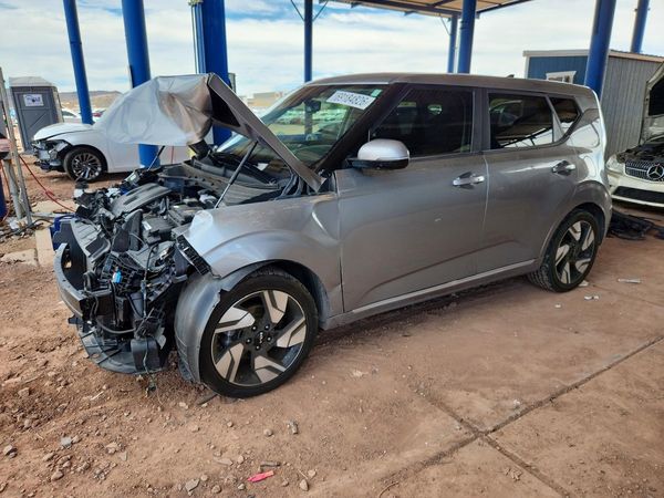 2025 KIA SOUL GT-Line — Front 3/4