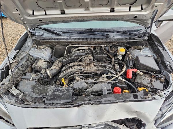 2019 SUBARU CROSSTREK — Engine bay