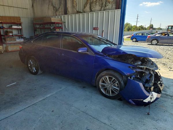 2016 TOYOTA CAMRY