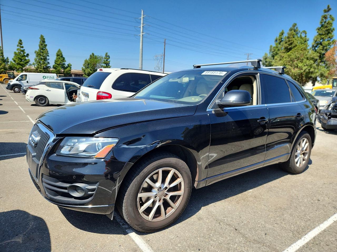 2012 AUDI Q5 Premium Plus — Front 3/4