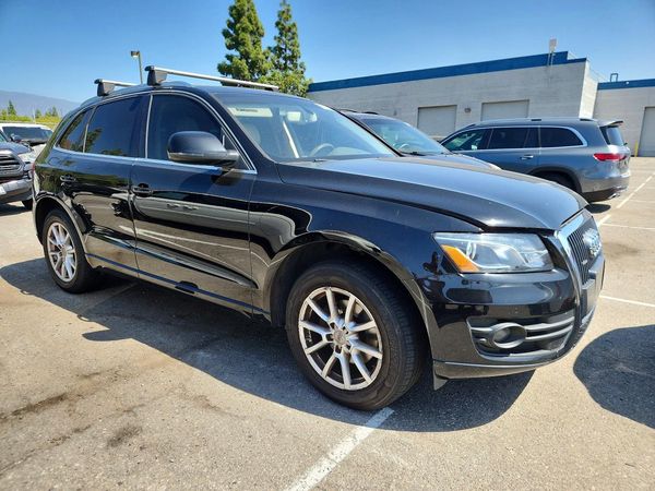 2012 AUDI Q5 Premium Plus — Passenger 3/4