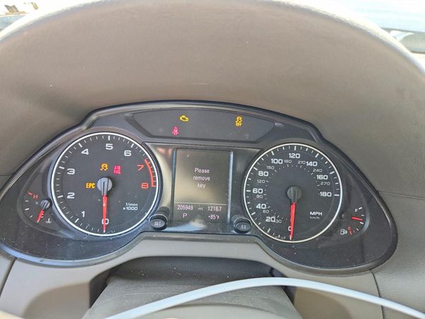 2012 AUDI Q5 Premium Plus — ODOM