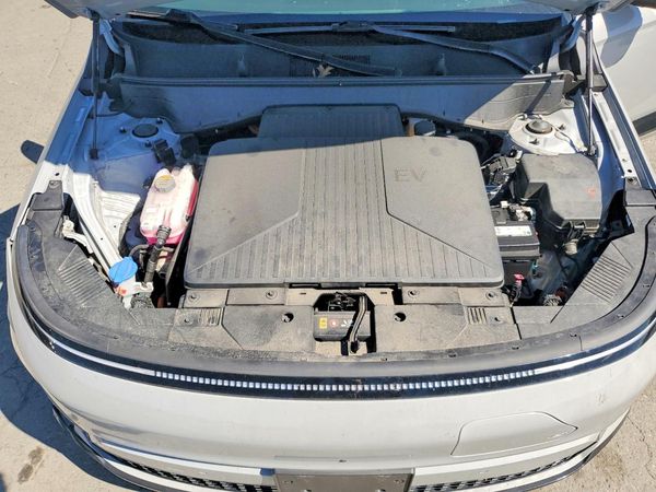 2024 HYUNDAI KONA — Engine bay