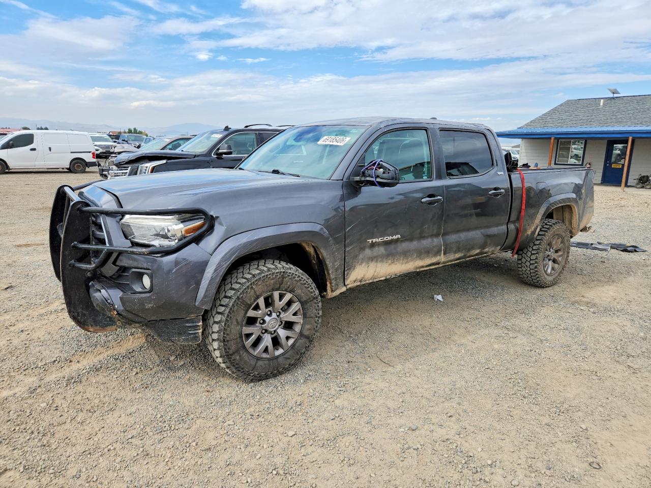 2018 TOYOTA TACOMA — Front 3/4