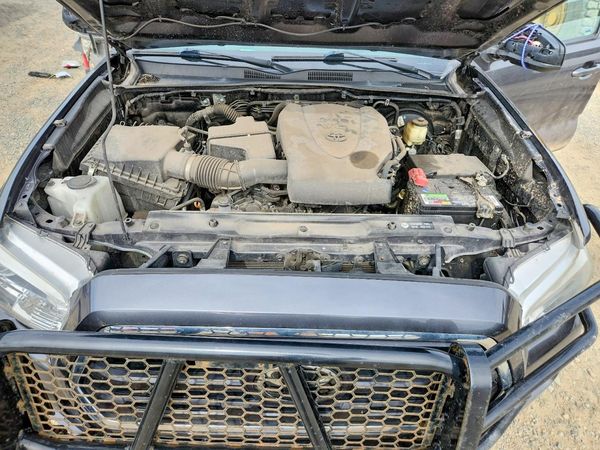 2018 TOYOTA TACOMA — Engine bay