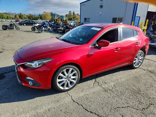 2016 MAZDA 3 — Front 3/4