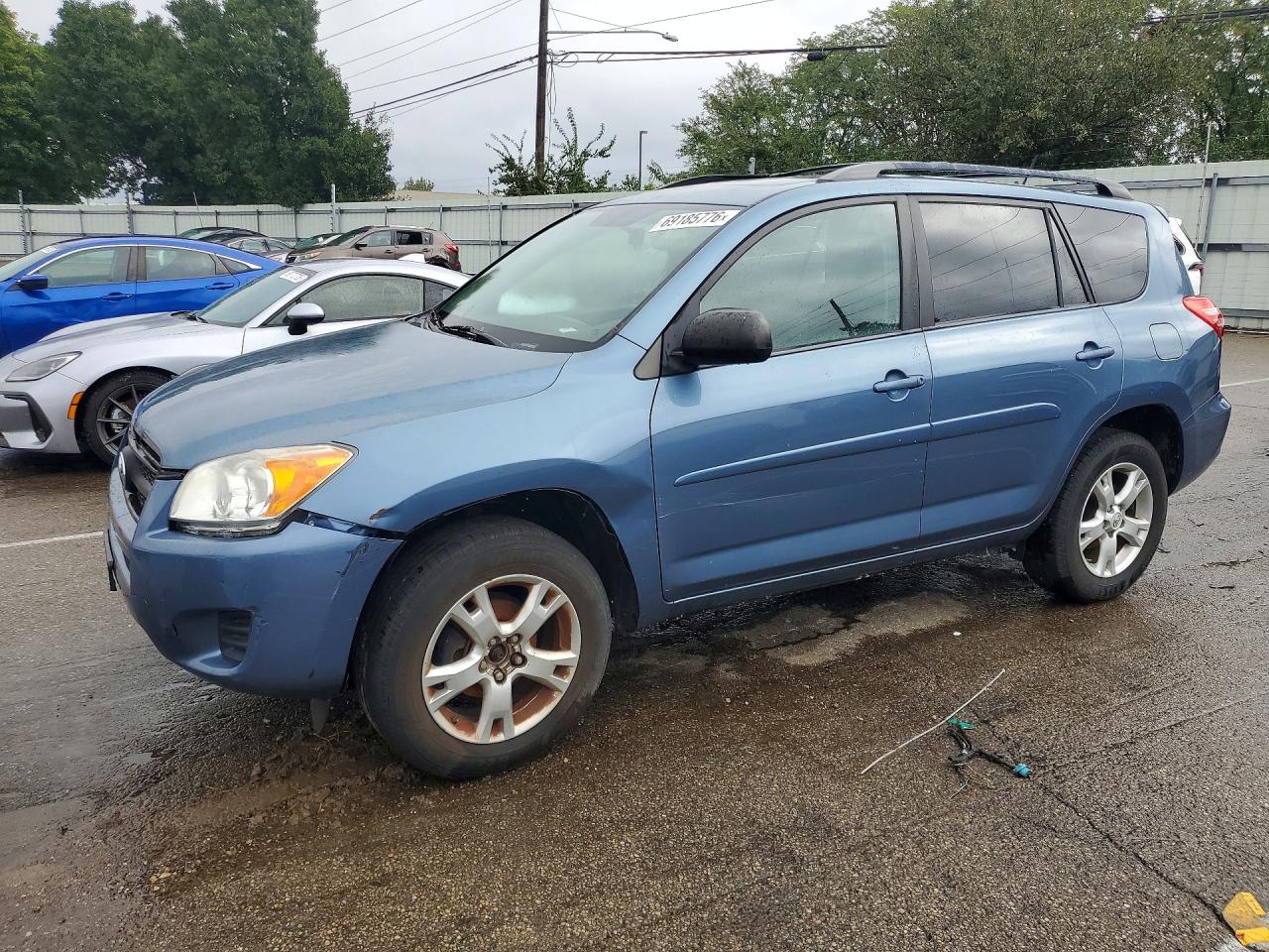 2012 TOYOTA RAV4 Standard — Front 3/4