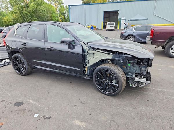 2026 VOLVO XC60 — Passenger 3/4