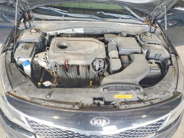 2016 KIA OPTIMA GLS, JSL — Engine bay