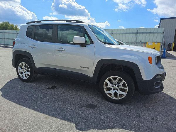2015 JEEP RENEGADE — Passenger 3/4