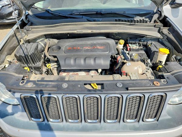 2015 JEEP RENEGADE — Engine bay
