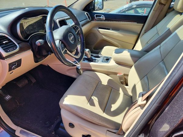 2016 JEEP GRAND CHEROKEE Limited — DENT