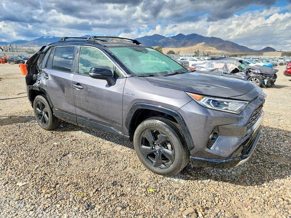 2019 TOYOTA RAV4 XSE HV 4WD — Passenger 3/4