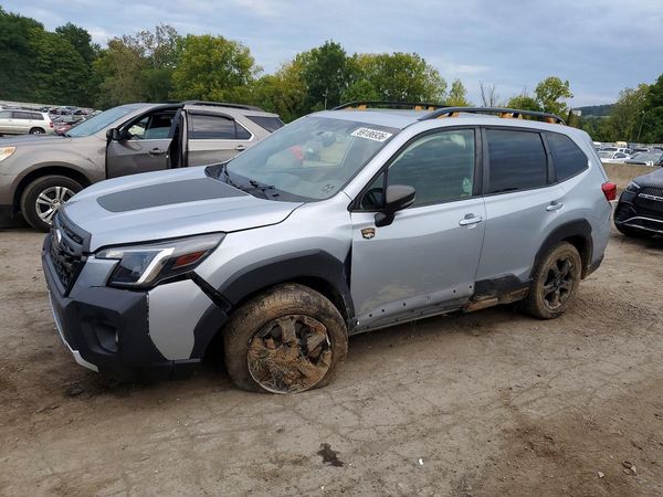 2022 SUBARU FORESTER Wilderness — Front 3/4