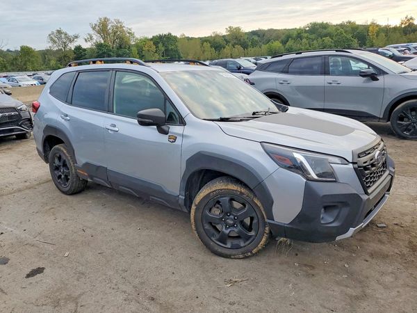 2022 SUBARU FORESTER Wilderness — Passenger 3/4