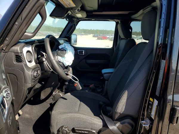 2025 JEEP WRANGLER 4-DOOR SPORT — DENT