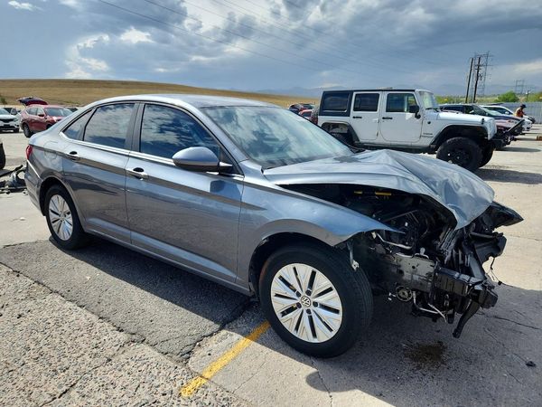 2019 VOLKSWAGEN JETTA — Passenger 3/4