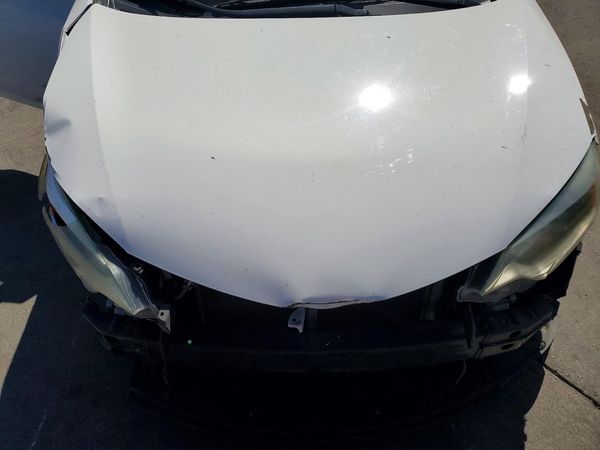 2014 TOYOTA COROLLA L/LE — Engine bay
