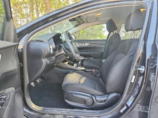 2019 KIA FORTE — DENT