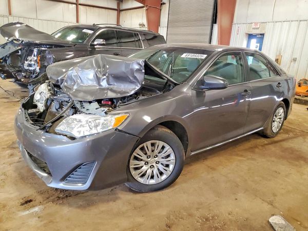 2014 TOYOTA CAMRY — DSFA — Front 3/4