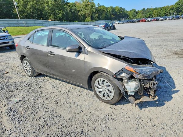 2017 TOYOTA COROLLA — Passenger 3/4