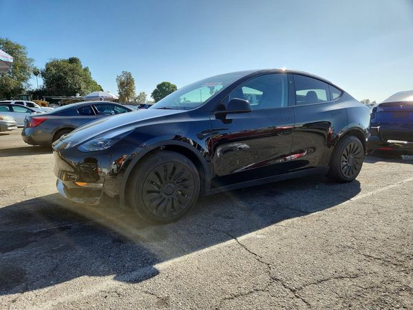 2023 TESLA MODEL Y — Front 3/4