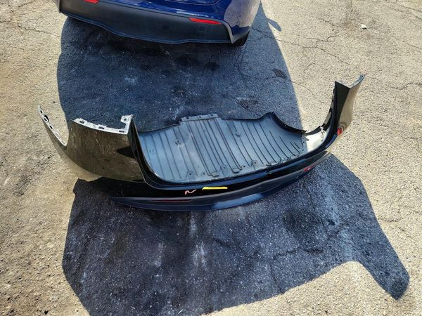 2023 TESLA MODEL Y — LOOS
