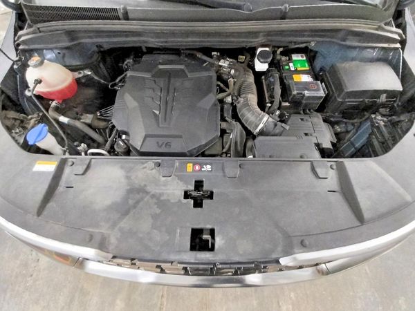 2022 KIA CARNIVAL SX, SX Prestige — Engine bay