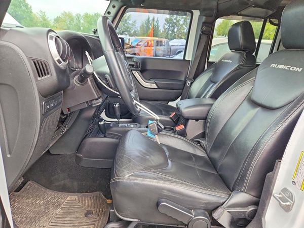 2015 JEEP WRANGLER UNLIMITED Rubicon — DENT