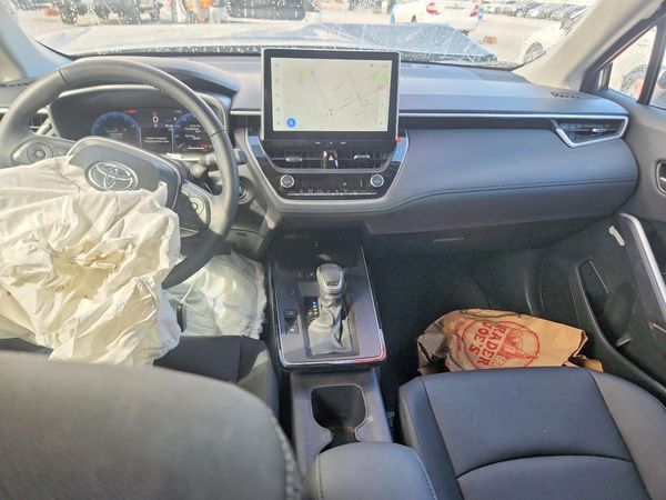 2026 TOYOTA COROLLA CROSS — Front 3/4