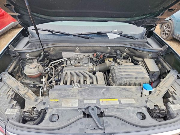 2022 VOLKSWAGEN ATLAS — Engine bay