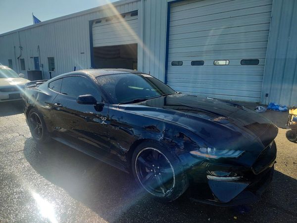 2020 FORD MUSTANG — Passenger 3/4