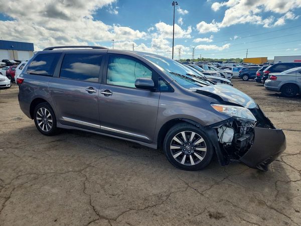 2019 TOYOTA SIENNA — Passenger 3/4