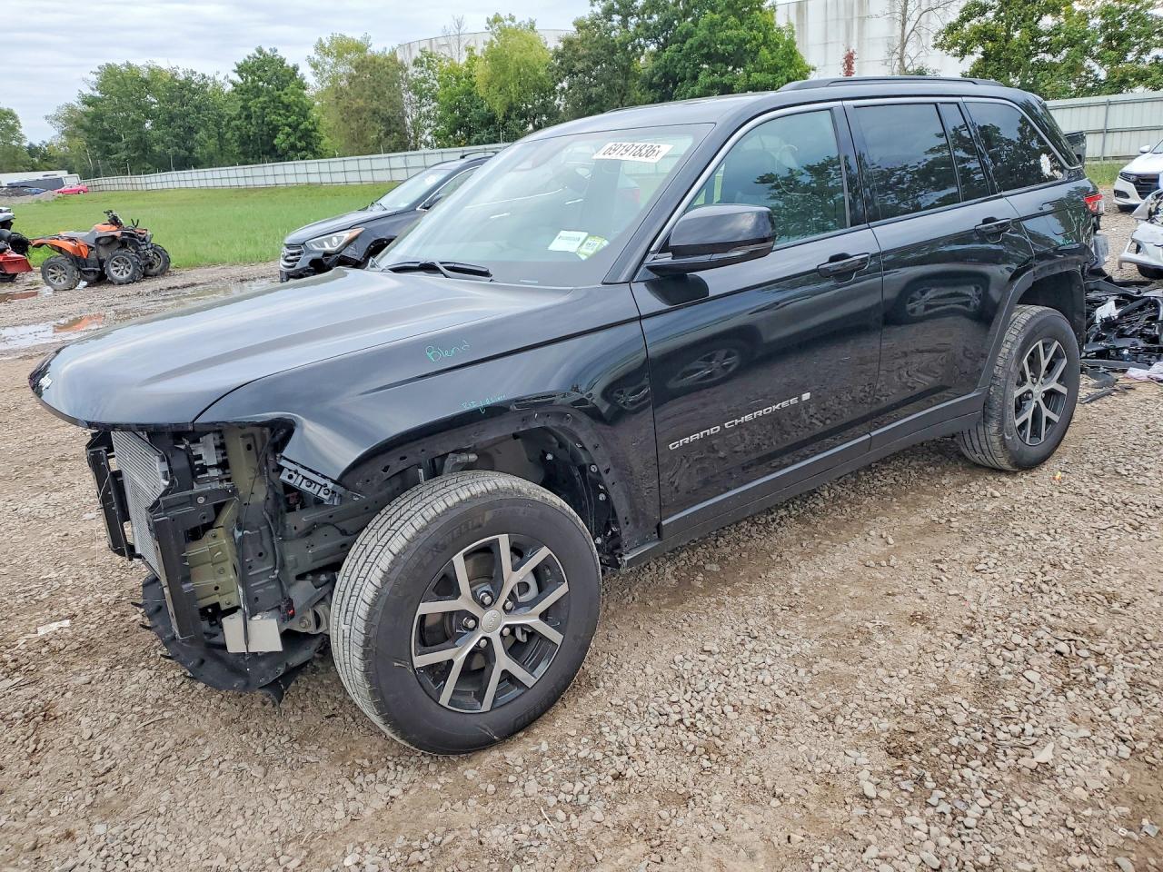 2026 JEEP GRAND CHEROKEE — Front 3/4