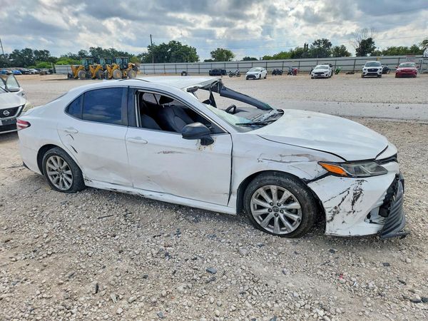 2019 TOYOTA CAMRY L/LE/SE/XLE — Passenger 3/4