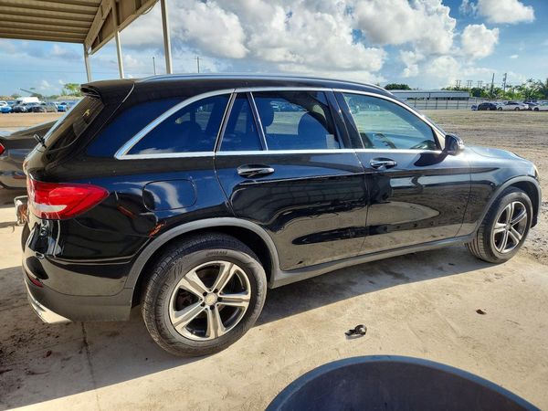 2016 MERCEDES-BENZ GLC